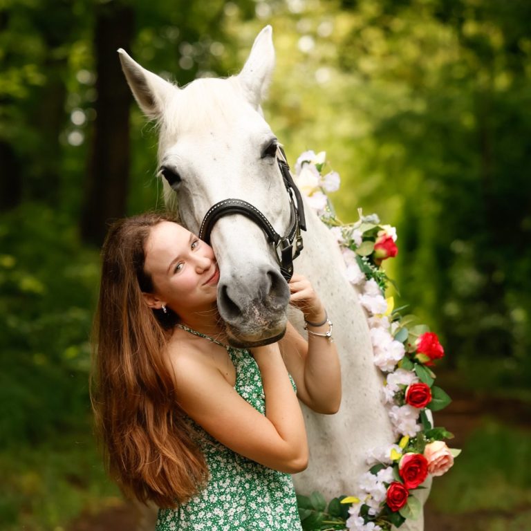 Frau mit Pferd Pferd-Mensch-Team